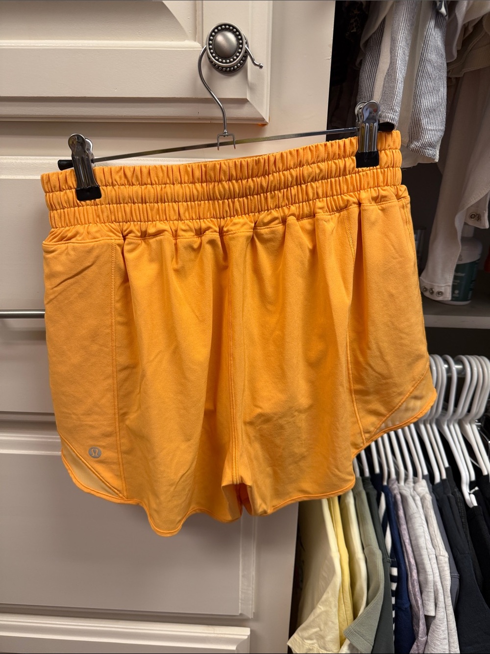 lululemon athletica Women's Hotty Hot High-Rise Lined Short 4” - Picture 3 of 4